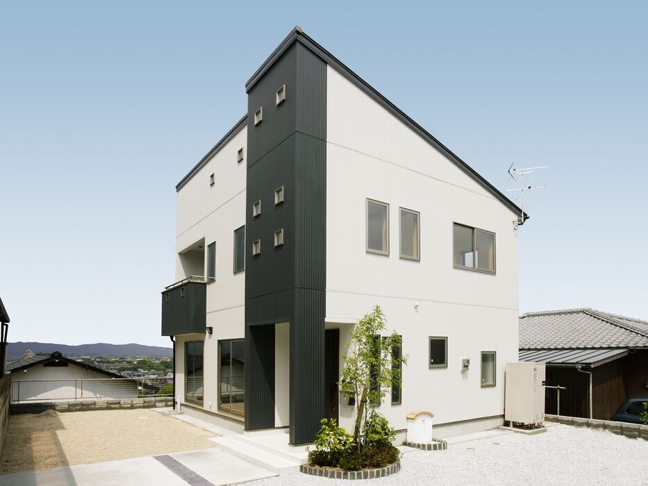 画像3330：【岡垣町】吹き抜けとオープンな階段の注文住宅